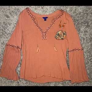 Boho bell sleeve top 🌈🍄🪐